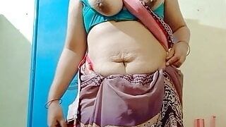 Telugu aunty Sangeeta wants to have bed breaking hot sex with dirty Telugu audio