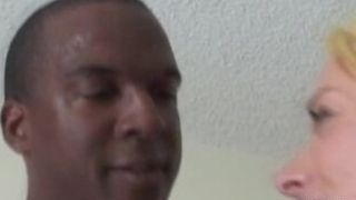 White milf enjoys bbc ass-fuck