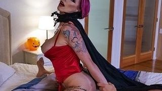 Naughty Vampire milf Anna Bell Peaks engulfs enormous fuck-stick On Halloween Night