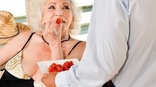 Elder Mature Diva Wants To Be Dicked Down During Her vacation