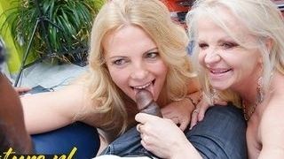 2 cuckold Housewives Sharing a bbc In a 3 Way