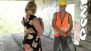 Meaty grandmother gives head and tit-fucking to construction worker