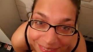 Nerdy blowlerina is waiting for a messy and perfect facial cumshot