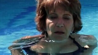 Cockblowing tempts y&period; trunk