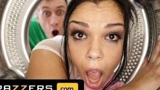 Sofia Lee Gets Stuck In The Dryer & ends Up Getting An buttfuck Afternoon elation