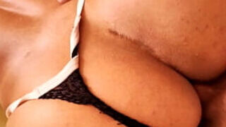 Stepmother share couch with sonnie and asspulverizeing pulverize and cummin inwards her pussy&period; Vagninho e Luna Oliveira