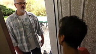 HAUSFRAU FICKEN - fledgling German mature housewife gobbles jizz in gonzo romp