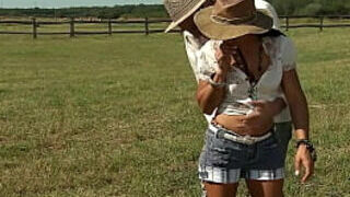 Thin Mature farmers wifey Sandra lure to first-ever anal invasion hookup by employee