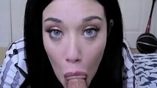 Pruning black-haired cougar STEPMOM's Pussy- Megan Maiden