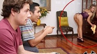 BANGBROS - Bathtime With cougar step-mom Nicole Aniston & Tyler Nixon