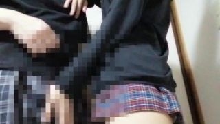'【M男ホイホイ】スカート履かされ高速手コキでイかされる'