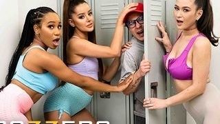 Princesses Jenna Foxx & Vanna Bardot Take Turns probing Jasmine Wilde's supah supah-hot assets