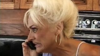 Filthy grannie deep-throats delivery boy's trunk